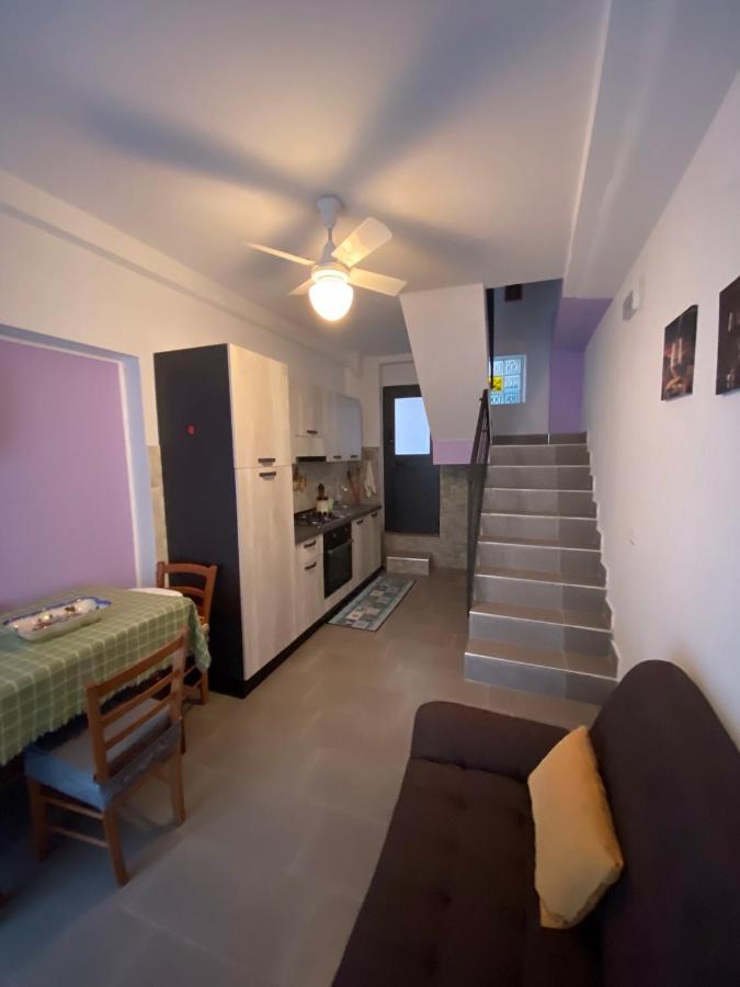 B&B Casetta Verde Felice Шила Екстериор снимка